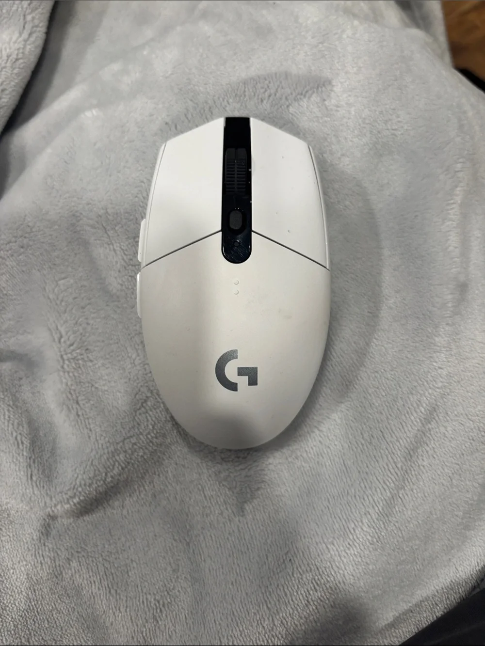 Logitech White Wireless Mouse with Black Scroll Accent